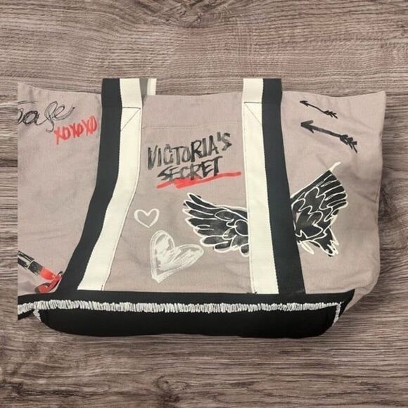 VICTORIA'S SECRET GRAY/BLACK TOTE BAG GRAFFITI ART RETIRED​ NEVER USED - Picture 2 of 6